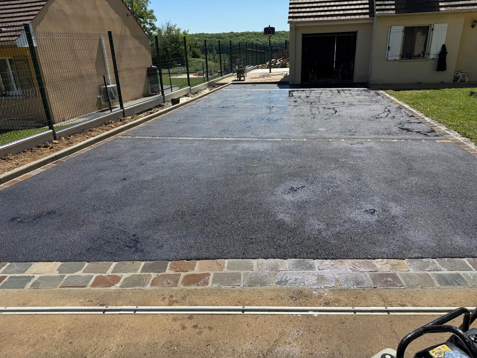 Après travaux — Enrobé et goudronnage terminé